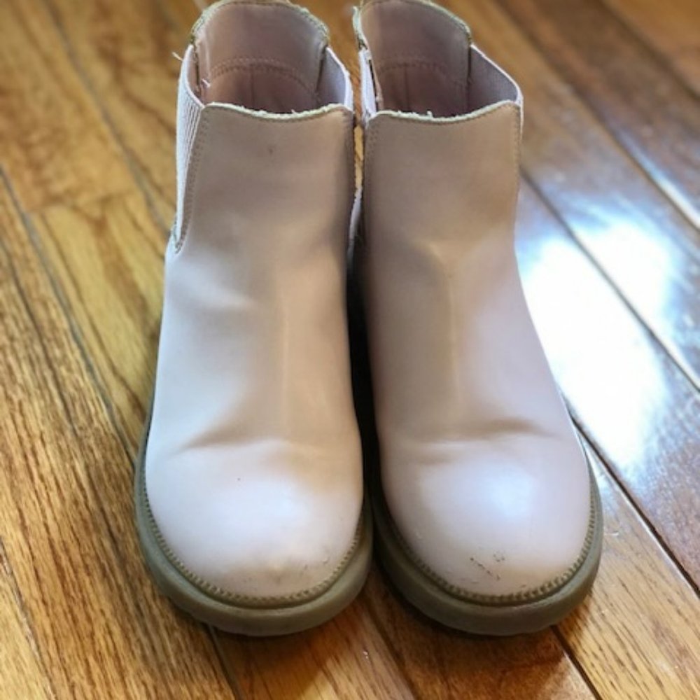Girls boots